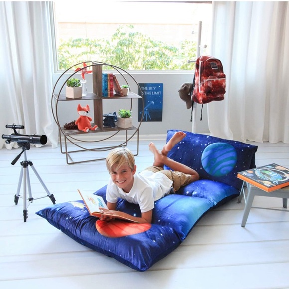 Pillow - Picture 6 of 6